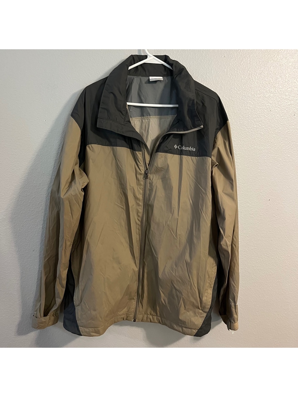 Columbia Men's XL Packable Lightweight Windbreaker Jacket Tan and Black